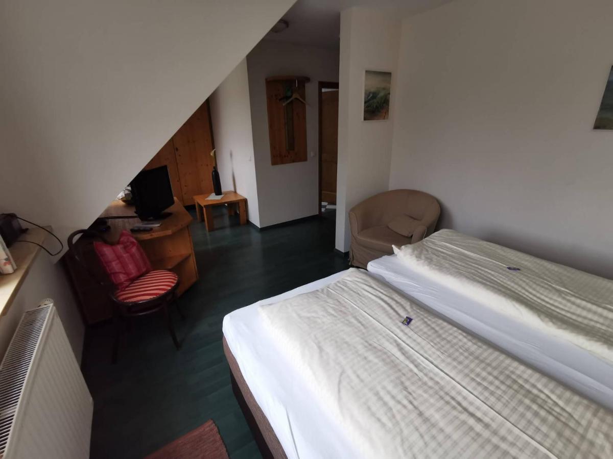 Pension Sankt Urban ซอมเมอร์อาค ภายนอก รูปภาพ