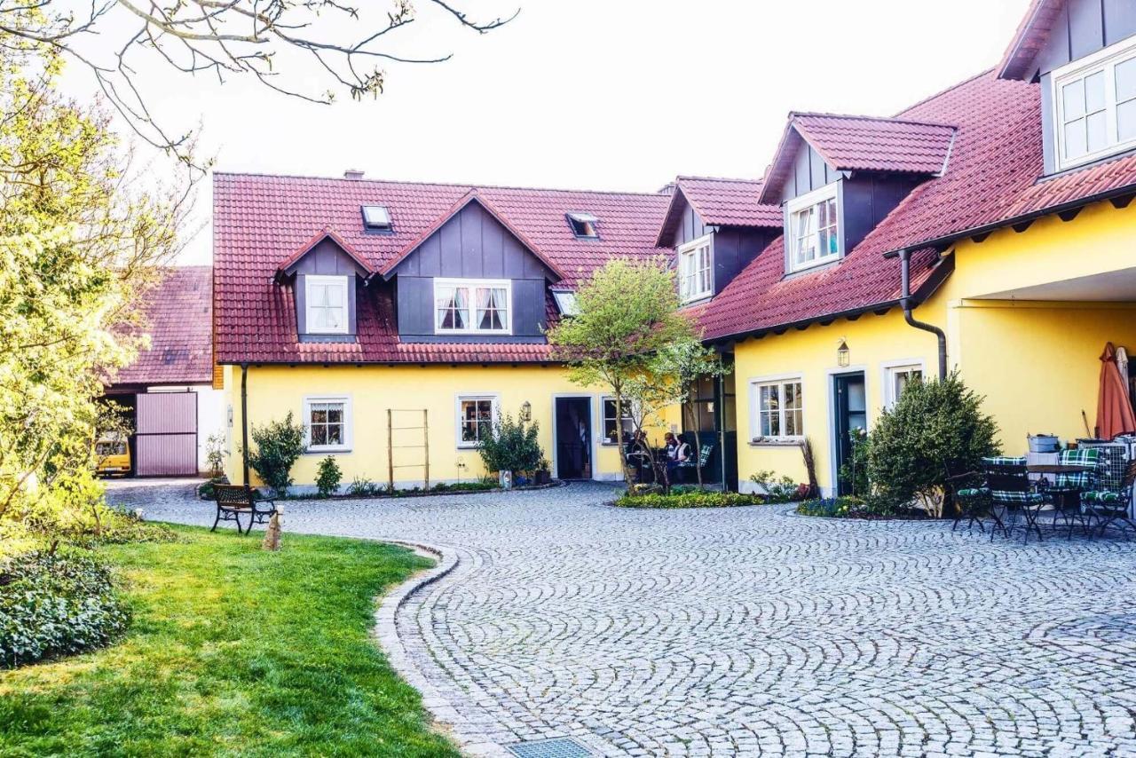 Pension Sankt Urban ซอมเมอร์อาค ภายนอก รูปภาพ