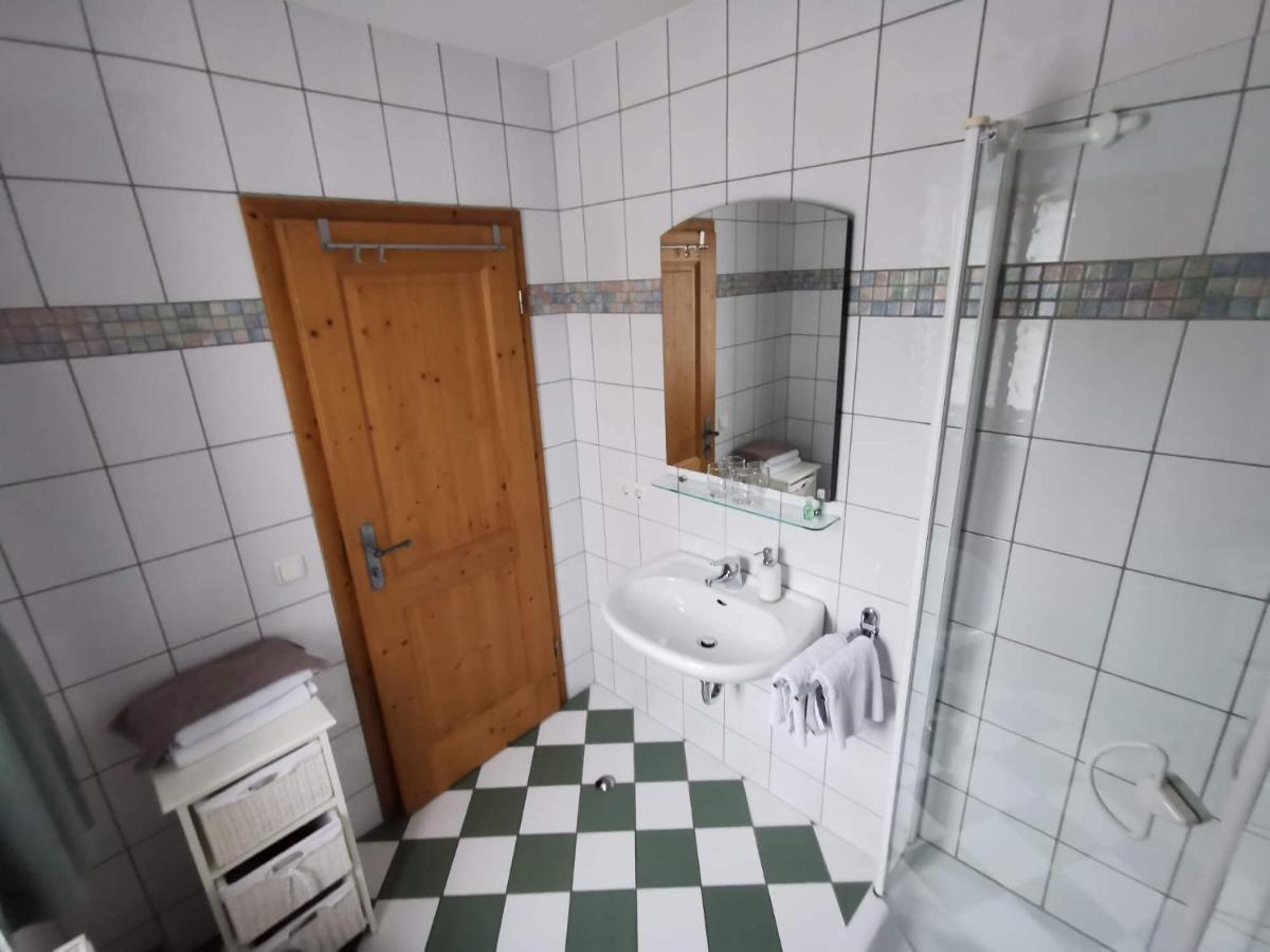 Pension Sankt Urban ซอมเมอร์อาค ภายนอก รูปภาพ