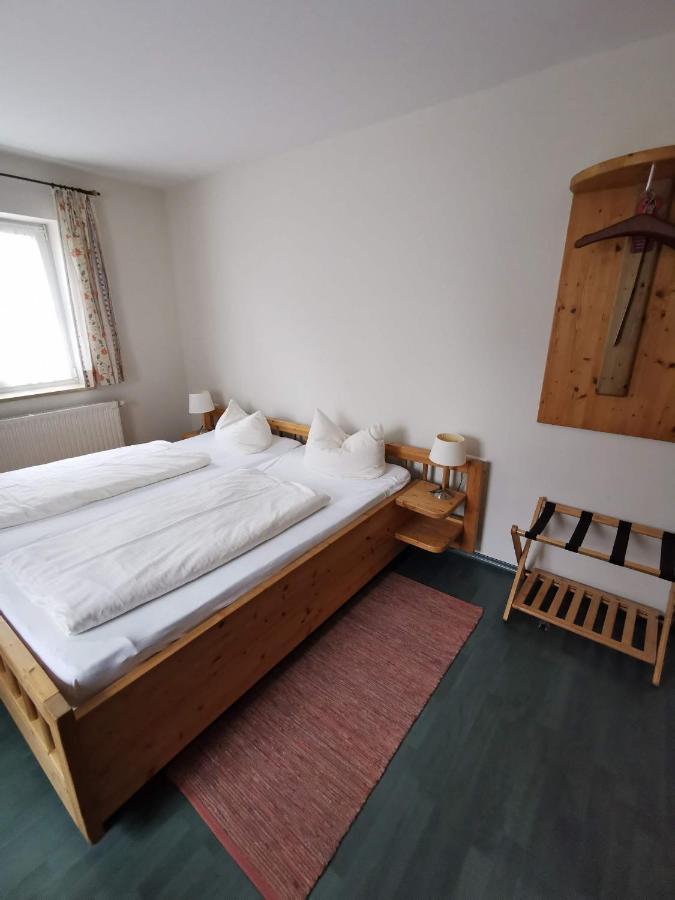 Pension Sankt Urban ซอมเมอร์อาค ภายนอก รูปภาพ
